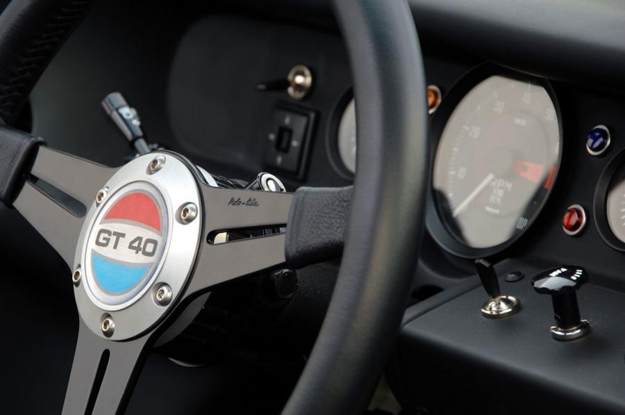  Ford GT40 Mk I Superformance 2009 года  (фото 12 из 35)